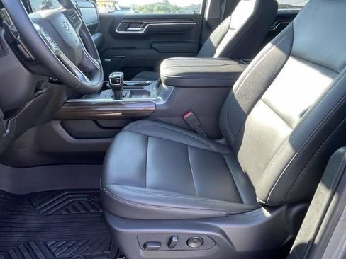 Used 2026 Chevrolet Silverado 1500 LT Trail Boss w/ LT Trail Boss Premium Package AWD/4WD image 15