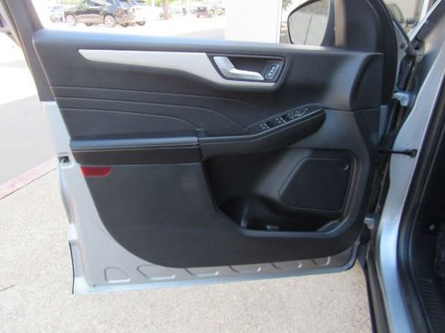 Used 2022 Ford Escape SEL image 11