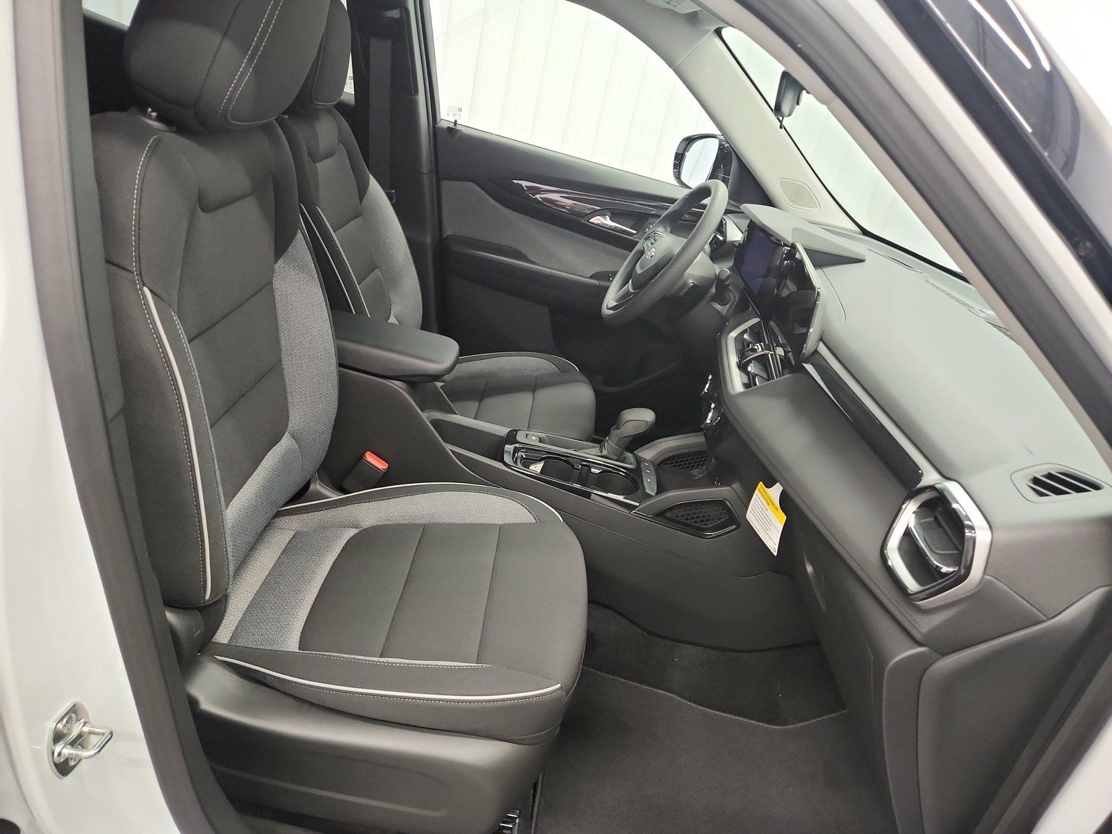 New 2026 Chevrolet TrailBlazer LT w/ Midnight Edition FWD image 26