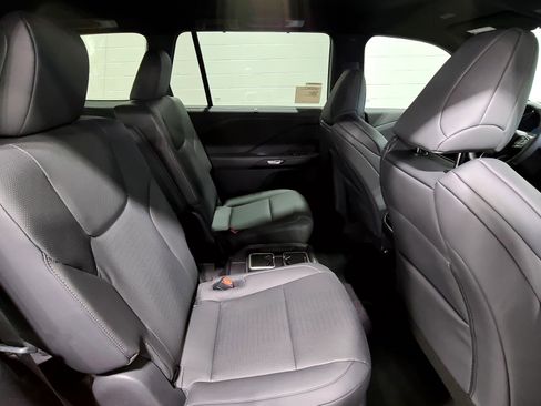 New 2026 Lexus TX 500h AWD image 38