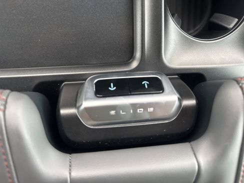 Certified 2025 Ford Expedition Active image 41