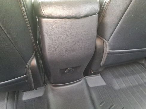 Used 2016 Toyota RAV4 LE image 19