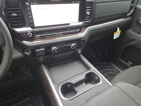 New 2026 GMC Sierra 3500 SLE w/ SLE Convenience Package image 31