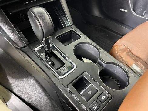 Used 2019 Subaru Outback 3.6R Touring w/ Popular Package #3A AWD/4WD image 8