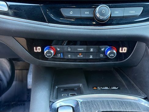 Used 2023 Buick Enclave Avenir w/ Avenir Technology Package image 32