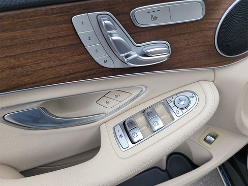 Used 2019 Mercedes-Benz C 300 C 300 image 15