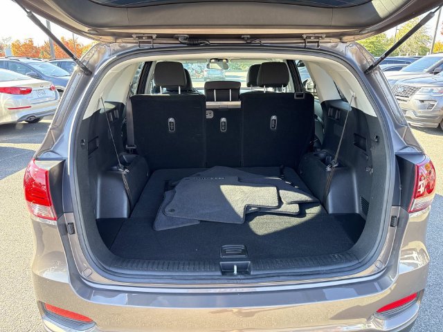 Used 2019 Kia Sorento AWD image 12