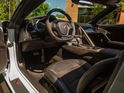 Used 2018 Chevrolet Corvette Z06 w/ Carbon 65 Edition RWD image 55