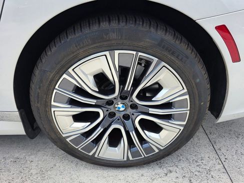 Certified 2023 BMW i7 xDrive60 AWD/4WD image 18