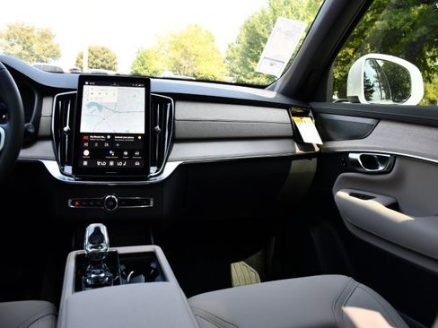 New 2026 Volvo XC90 B6 Plus w/ Protection Package Premier image 19