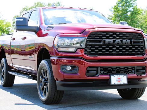 Used 2024 RAM 2500 Big Horn w/ Night Edition AWD/4WD image 4