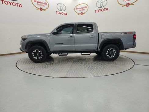 Used 2018 Toyota Tacoma TRD Off-Road w/ Technology Package AWD/4WD image 5