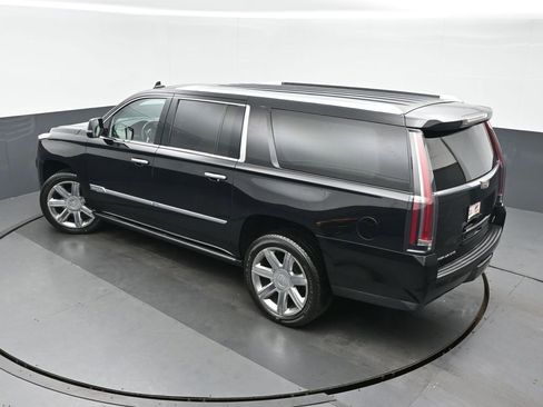 Used 2020 Cadillac Escalade ESV Premium Luxury image 35