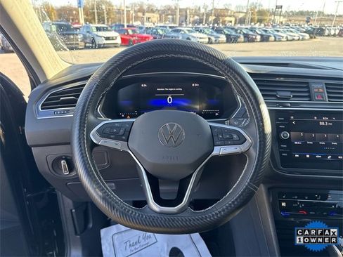 Used 2024 Volkswagen Tiguan SE image 15