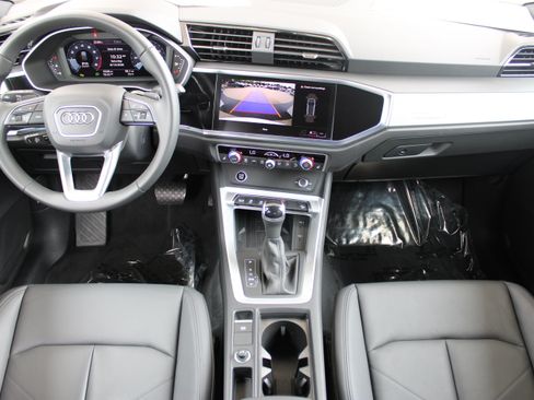 Certified 2025 Audi Q3 2.0T Premium w/ Convenience Package AWD/4WD image 24