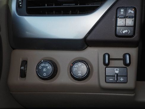 Used 2015 Chevrolet Tahoe LTZ AWD/4WD image 10