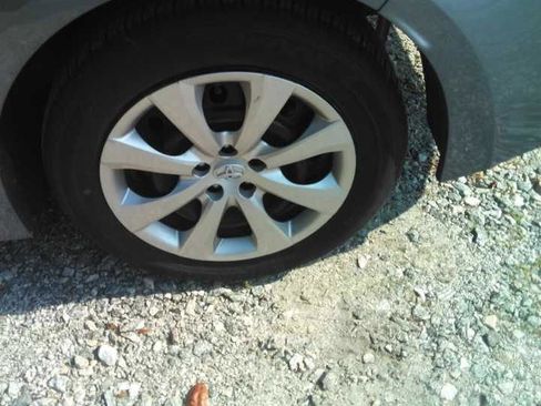 Used 2024 Toyota Corolla LE FWD image 5