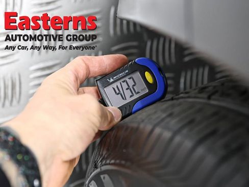 Used 2021 Chevrolet Trax LT w/ Driver Confidence Package image 27