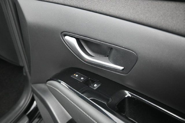 Used 2025 Hyundai Tucson Limited AWD/4WD image 42