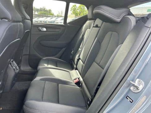 Used 2023 Volvo XC40 Recharge Plus image 5