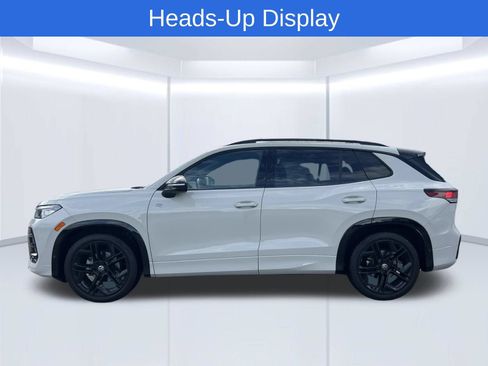Certified 2025 Volkswagen Tiguan SE R-Line FWD image 4