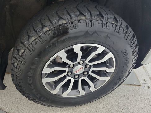 Used 2022 GMC Sierra 1500 AT4 w/ AT4 Premium Package AWD/4WD image 38
