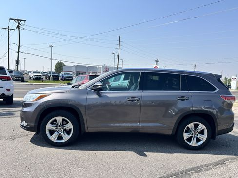 Used 2016 Toyota Highlander Limited Platinum AWD/4WD image 2