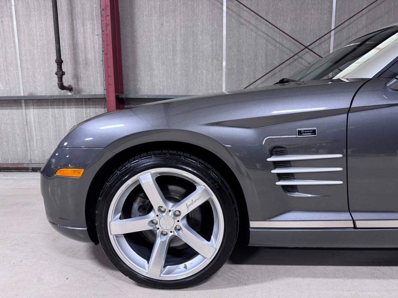 Used 2005 Chrysler Crossfire Limited RWD image 10