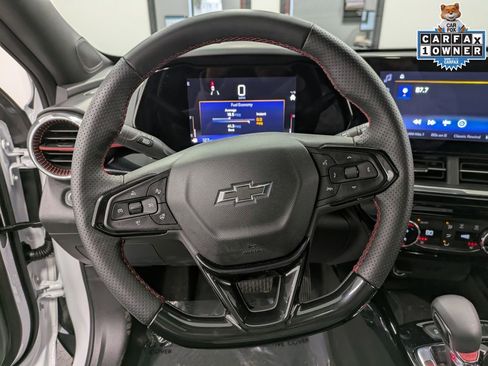 Used 2025 Chevrolet Trax RS w/ Sunroof Package image 20