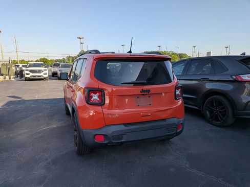 Used 2018 Jeep Renegade Altitude w/ Popular Equipment Group FWD image 4