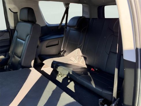 Used 2020 Chevrolet Suburban Premier image 30