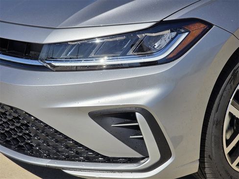 New 2026 Volkswagen Jetta SE image 6