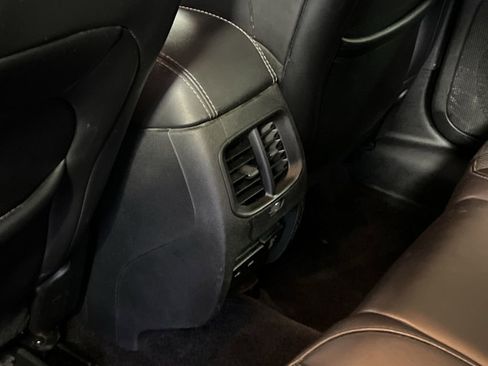 Used 2019 Jeep Cherokee Limited image 35