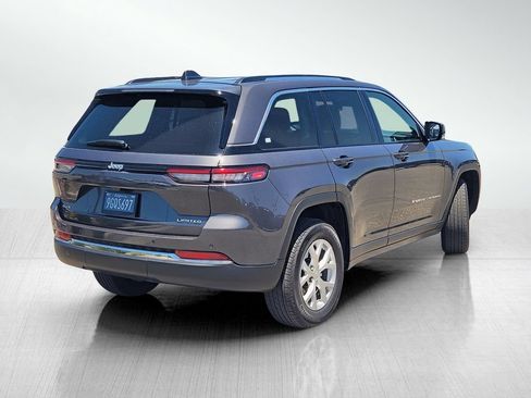 Used 2023 Jeep Grand Cherokee Limited AWD/4WD image 4
