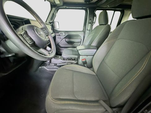 Used 2024 Jeep Wrangler Unlimited AWD/4WD image 13