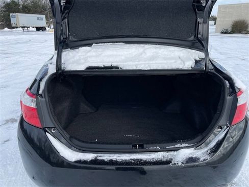 Used 2016 Toyota Corolla S image 18