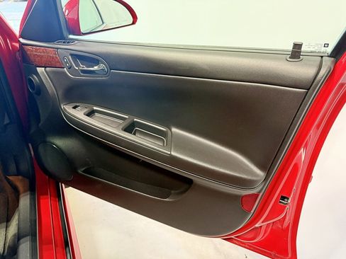 Used 2011 Chevrolet Impala LT image 38