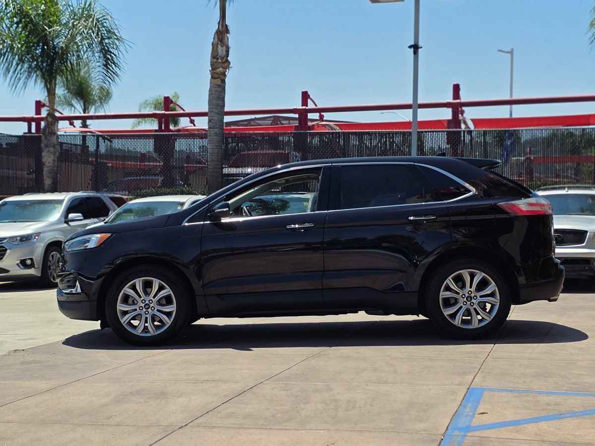 Used 2019 Ford Edge Titanium w/ Equipment Group 301A FWD image 9