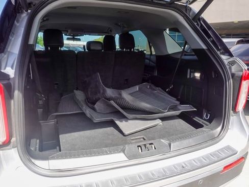 Used 2023 Ford Explorer XLT w/ Equipment Group 202A RWD image 26