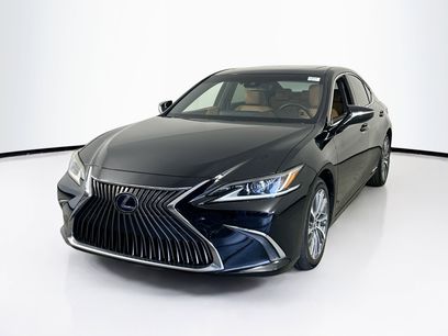 Used 2019 Lexus ES 300h w/ Premium Package