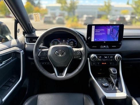 Used 2023 Toyota RAV4 XSE AWD/4WD image 24