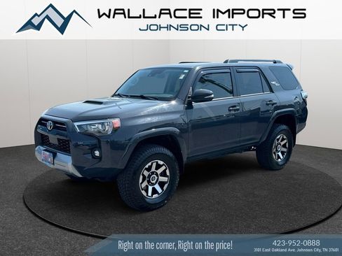 Used 2024 Toyota 4Runner TRD Off-Road Premium AWD/4WD image 2