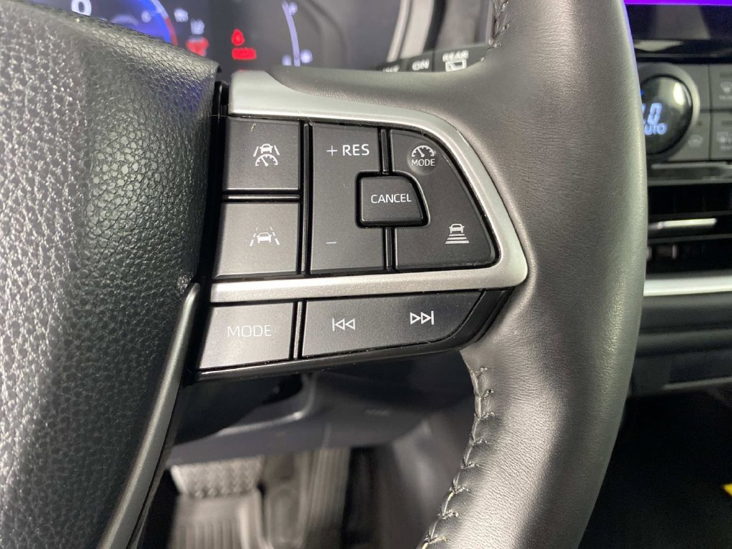 Used 2024 Toyota Grand Highlander AWD image 15