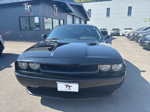 Used 2011 Dodge Challenger image 8