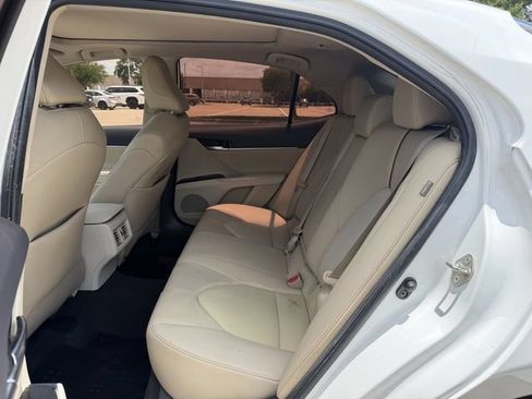 Used 2020 Toyota Camry XLE FWD image 28