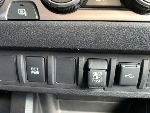 Used 2022 Toyota Tacoma SR5 image 21