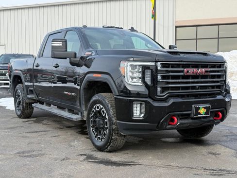 Used 2022 GMC Sierra 2500 AT4 w/ AT4 Preferred Package AWD/4WD image 2