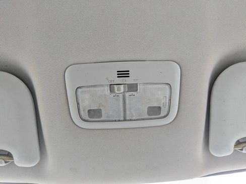 Used 2015 Toyota Corolla LE FWD image 23