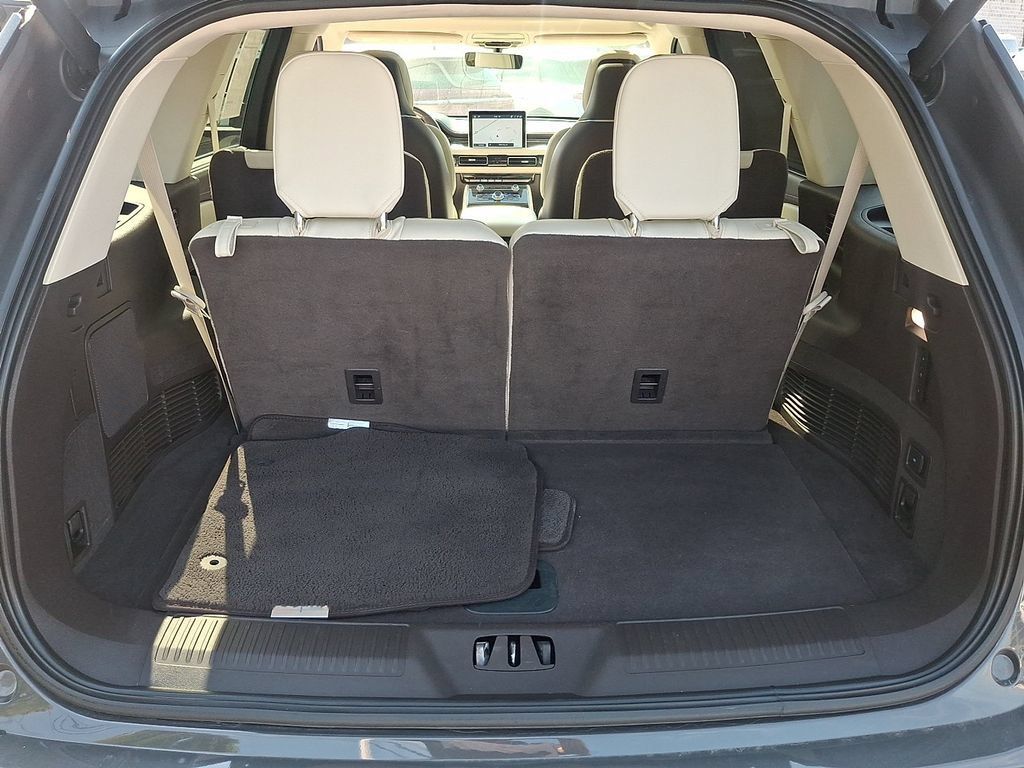 Certified 2023 Lincoln Aviator Black Label w/ Dynamic Handling Package AWD/4WD image 29