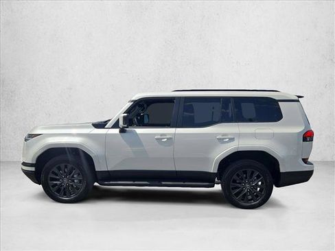 Used 2025 Lexus GX 550 w/ Cold Area Package AWD/4WD image 9
